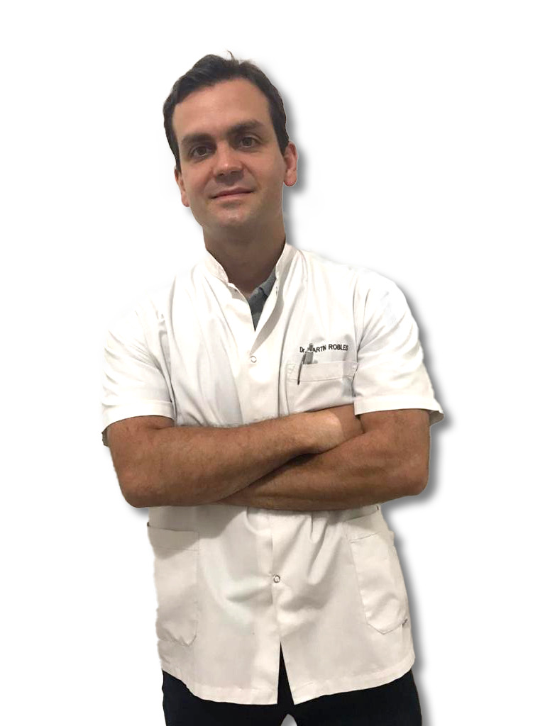 Dr. Robles, Martín